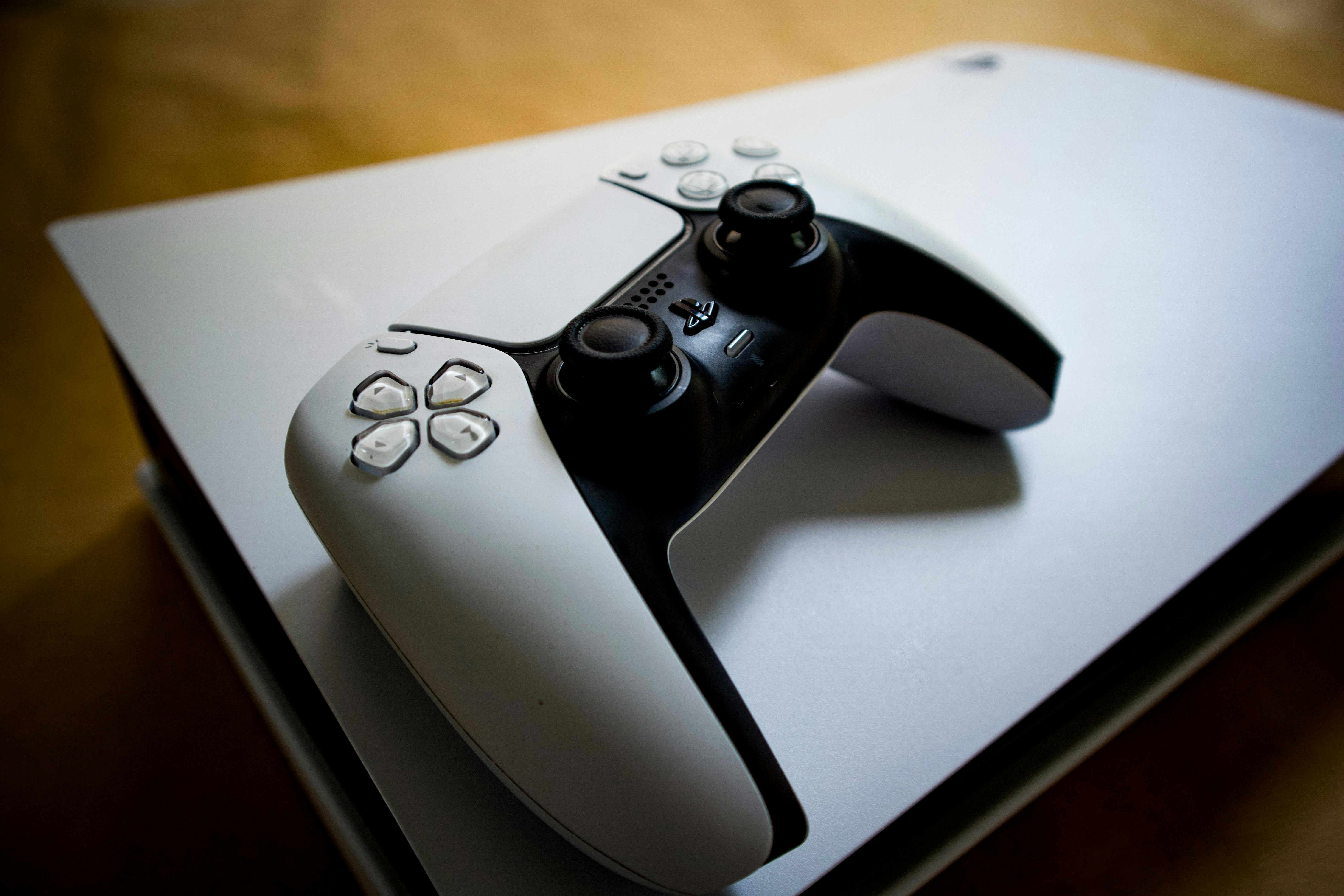 PS5 & PS4